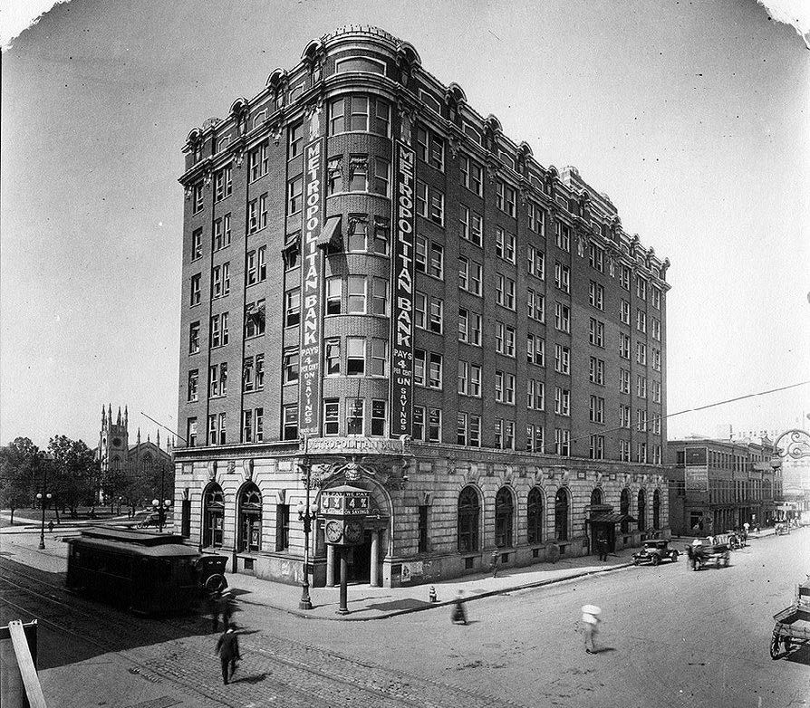 Historic image of the Whitney Hotel from across the street.